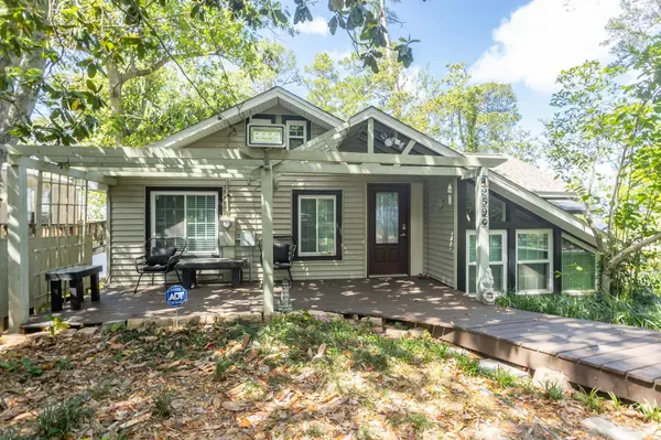 12590 Lillian Hwy, Pensacola, FL 32506