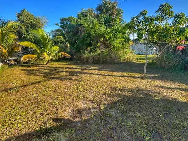 Fort Myers, FL 33901,2400 Franklin St