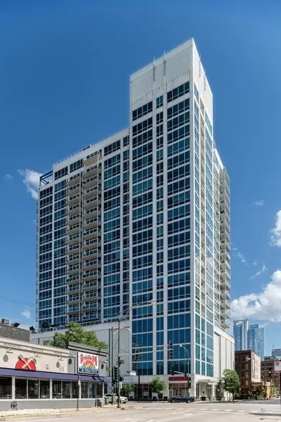 757 N Orleans St #610, Chicago, IL 60654