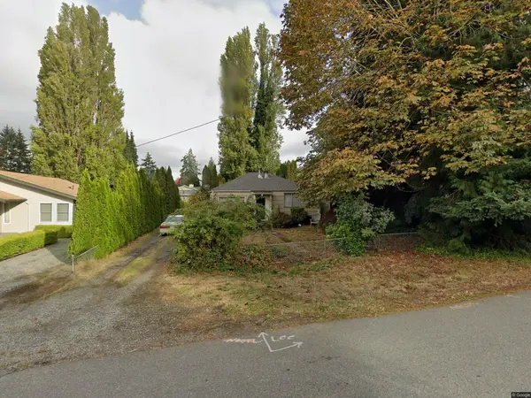 1732 NE 24th St, Renton, WA 98056