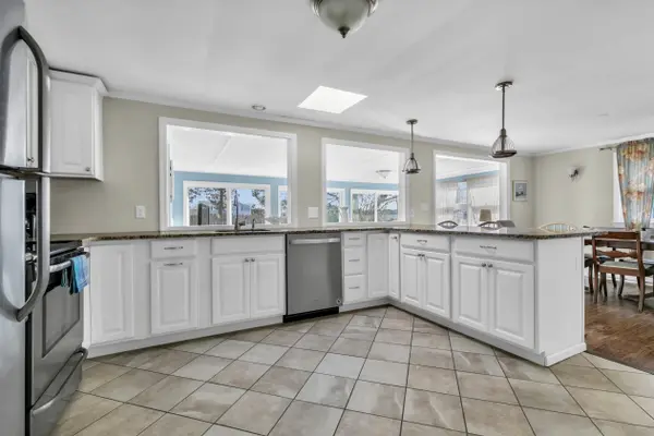 547 W Lake Ave, Bay Head, NJ 08742