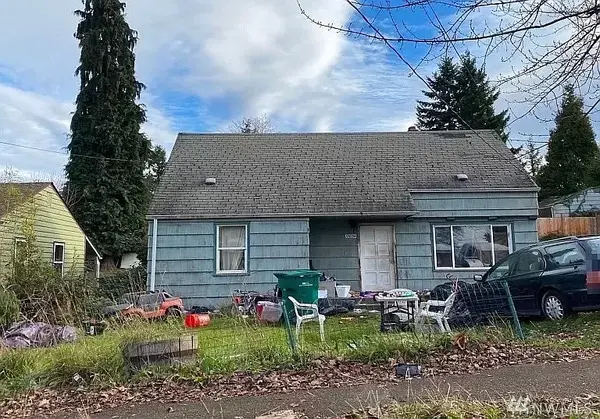 12034 68th Ave S, Seattle, WA 98178