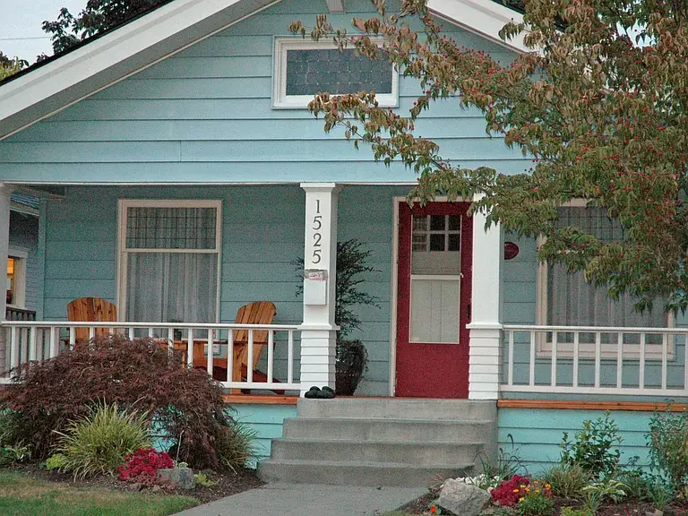 1525 Rockefeller Ave, Everett, WA 98201