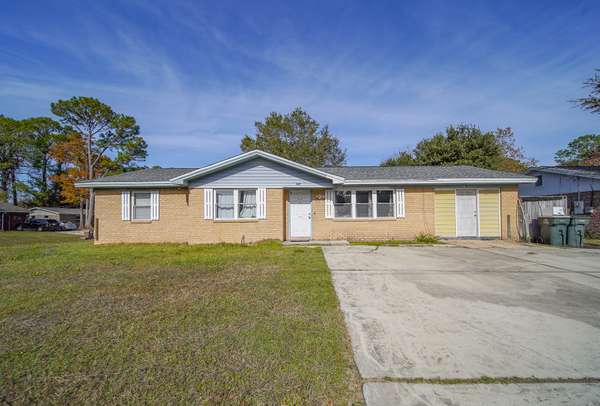 320 Quigley Rd, Pensacola, FL 32506