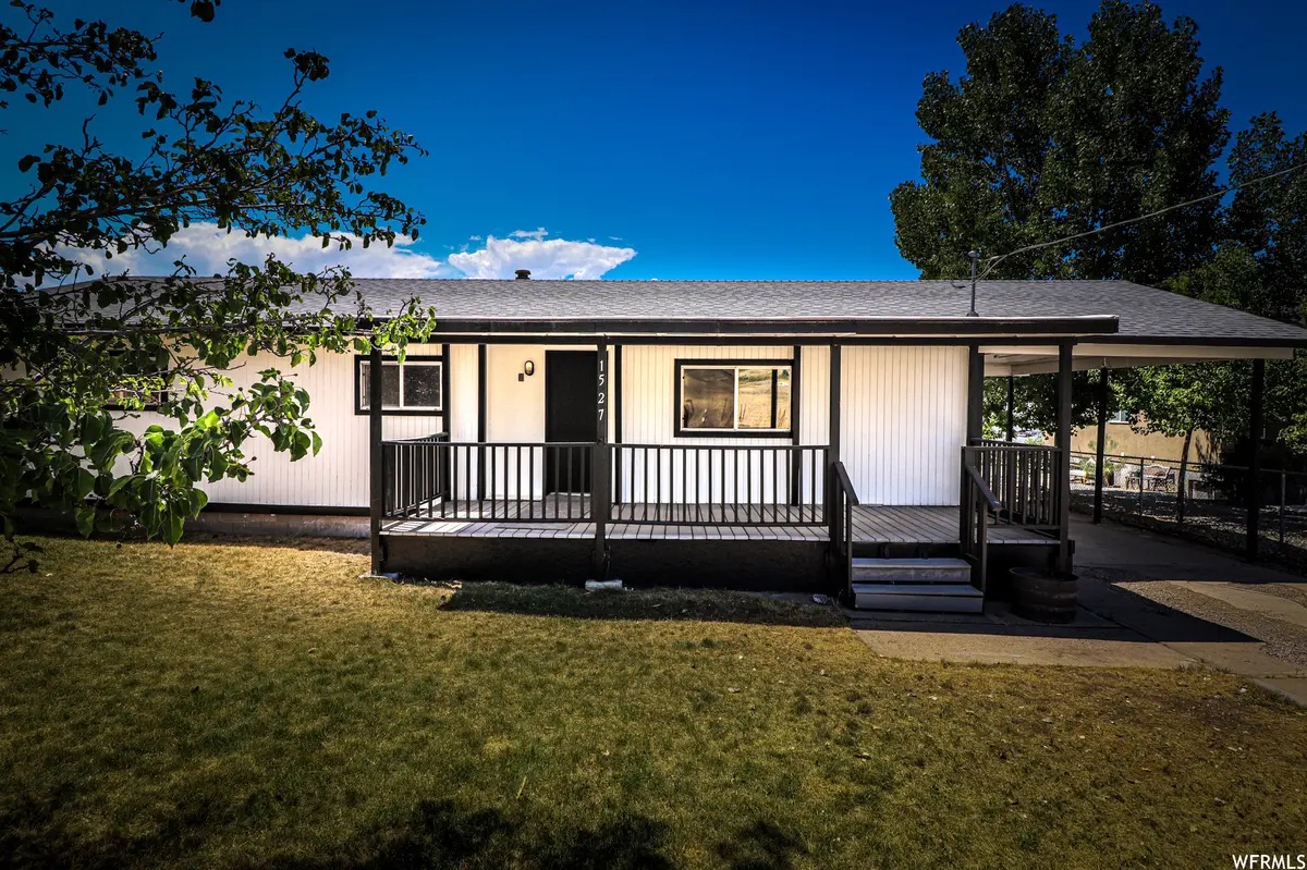 1527 N Blue Peak Dr, Tooele, UT 84074