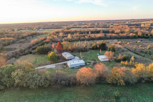 25718 Mission Belleview Rd, Louisburg, KS 66053