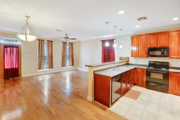 2320 Sixth St, New Orleans, LA 70115