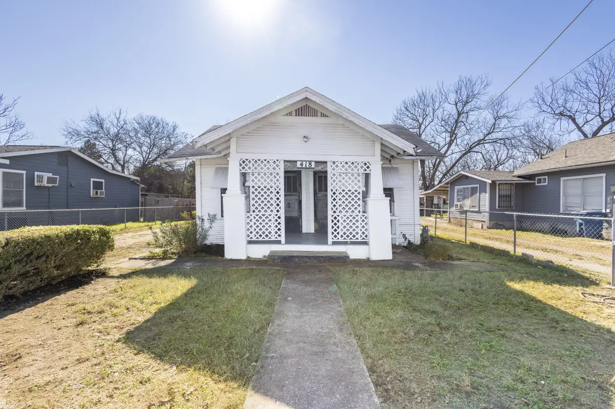 418 E Young, San Antonio, TX 78214