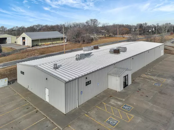 1818 Central Ave,  Auburn,  NE 68305