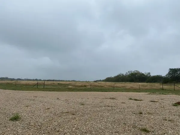 473 E FM 462, Moore, TX 78057