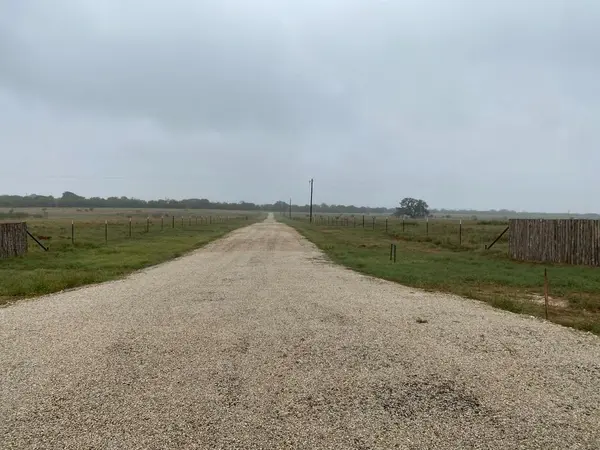 473 E FM 462, Moore, TX 78057