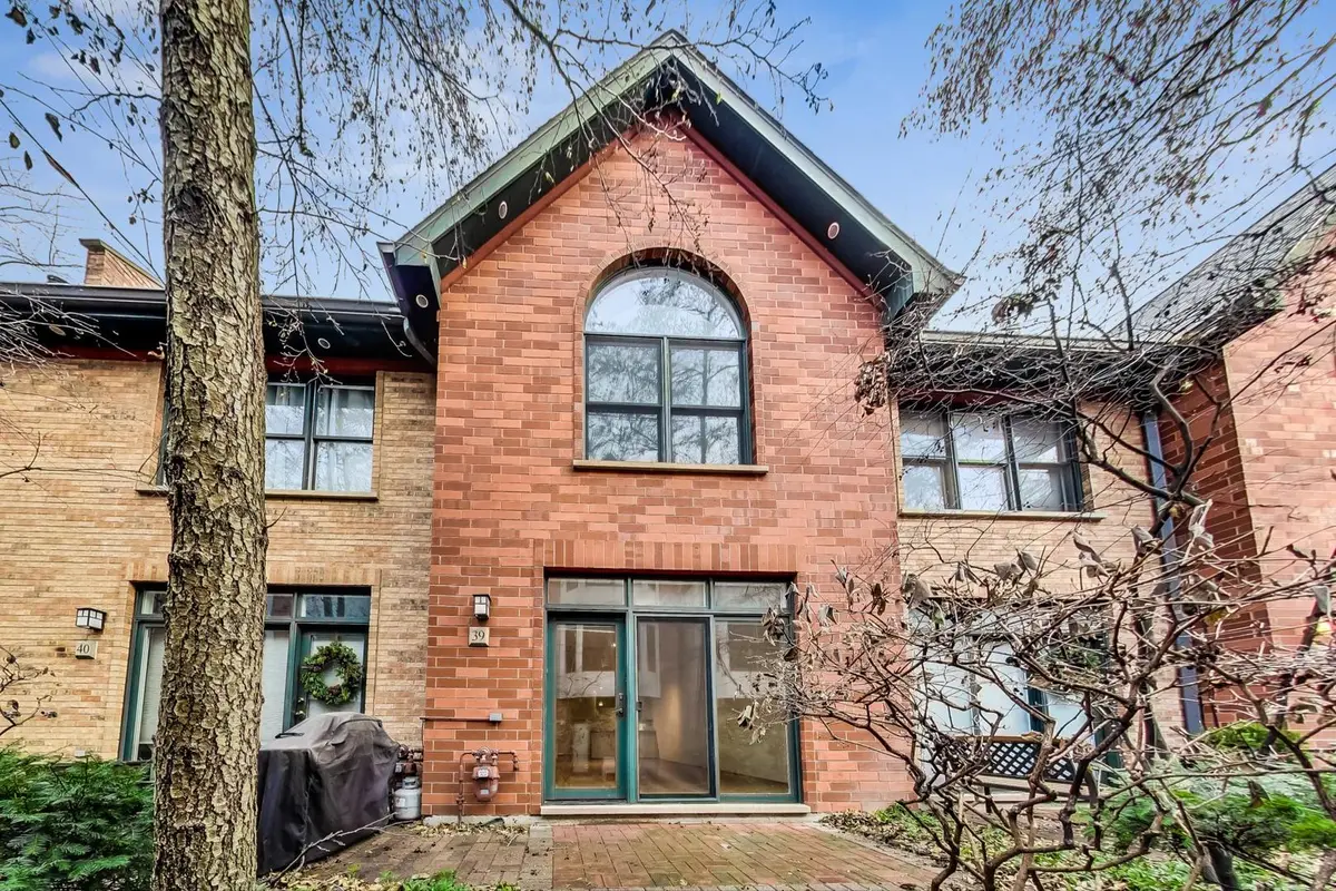 2743 N Wolcott Ave #39, Chicago, IL 60614