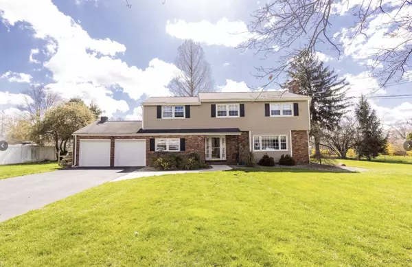 10 Llanfair Ln, Ewing, NJ 08618
