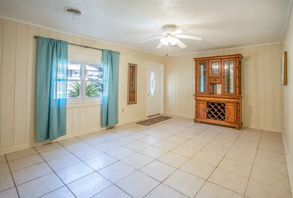 645 Dye St, Pensacola, FL 32534
