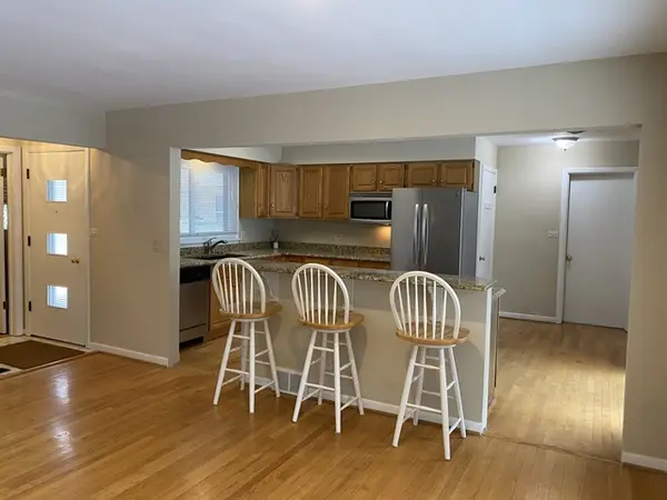 1109 Raleigh Rd, Glenview, IL 60025
