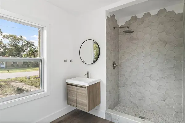 3731 6th Ave N, St Petersburg, FL 33713