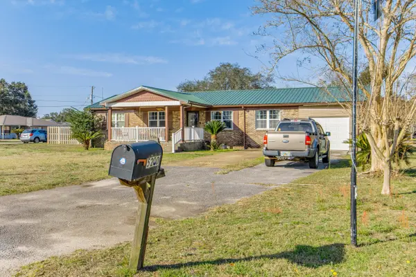 5200 Crowson Rd, Pensacola, FL 32526