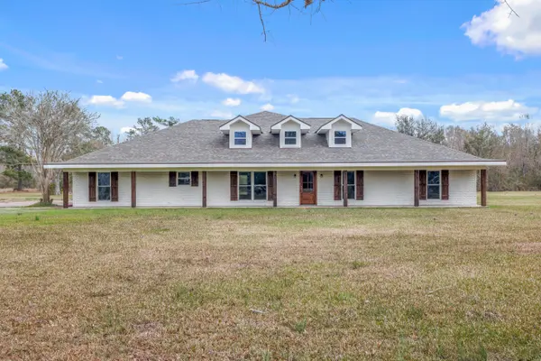1488 White Acres Dr, Sulphur, LA 70663