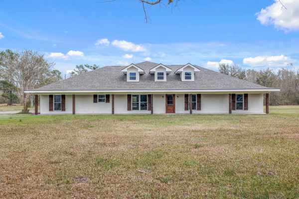 1488 White Acres Dr, Sulphur, LA 70663