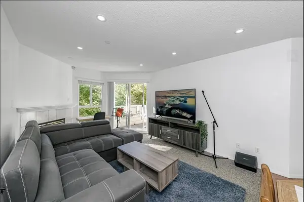 16137 83 Ave #303, Surrey, BC V4N 0N1