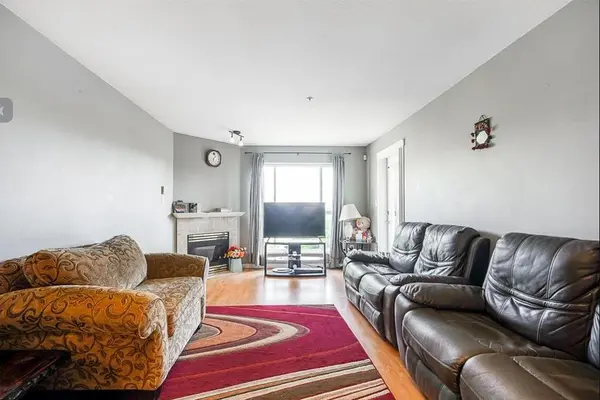 15885 84 Ave #402, Surrey, BC V4N 0W7