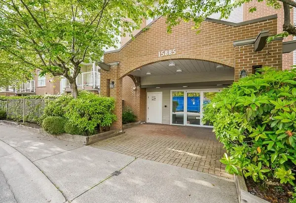 15885 84 Ave #402, Surrey, BC V4N 0W7