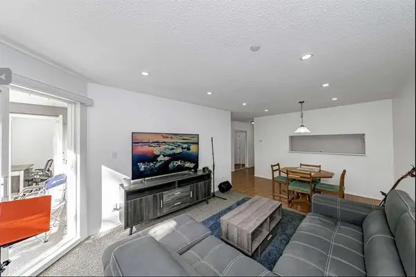 16137 83 Ave #303, Surrey, BC V4N 0N1