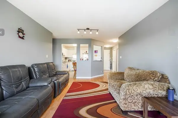 15885 84 Ave #402, Surrey, BC V4N 0W7