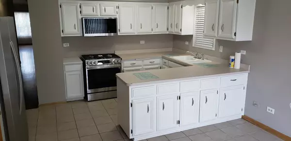 Recently Renovated3 Bedroom Apartment for Sale in Berwyn, IL,COMANDIS Residential