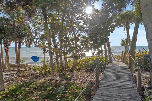 6060 Manasota Key Rd, Englewood, FL 34223