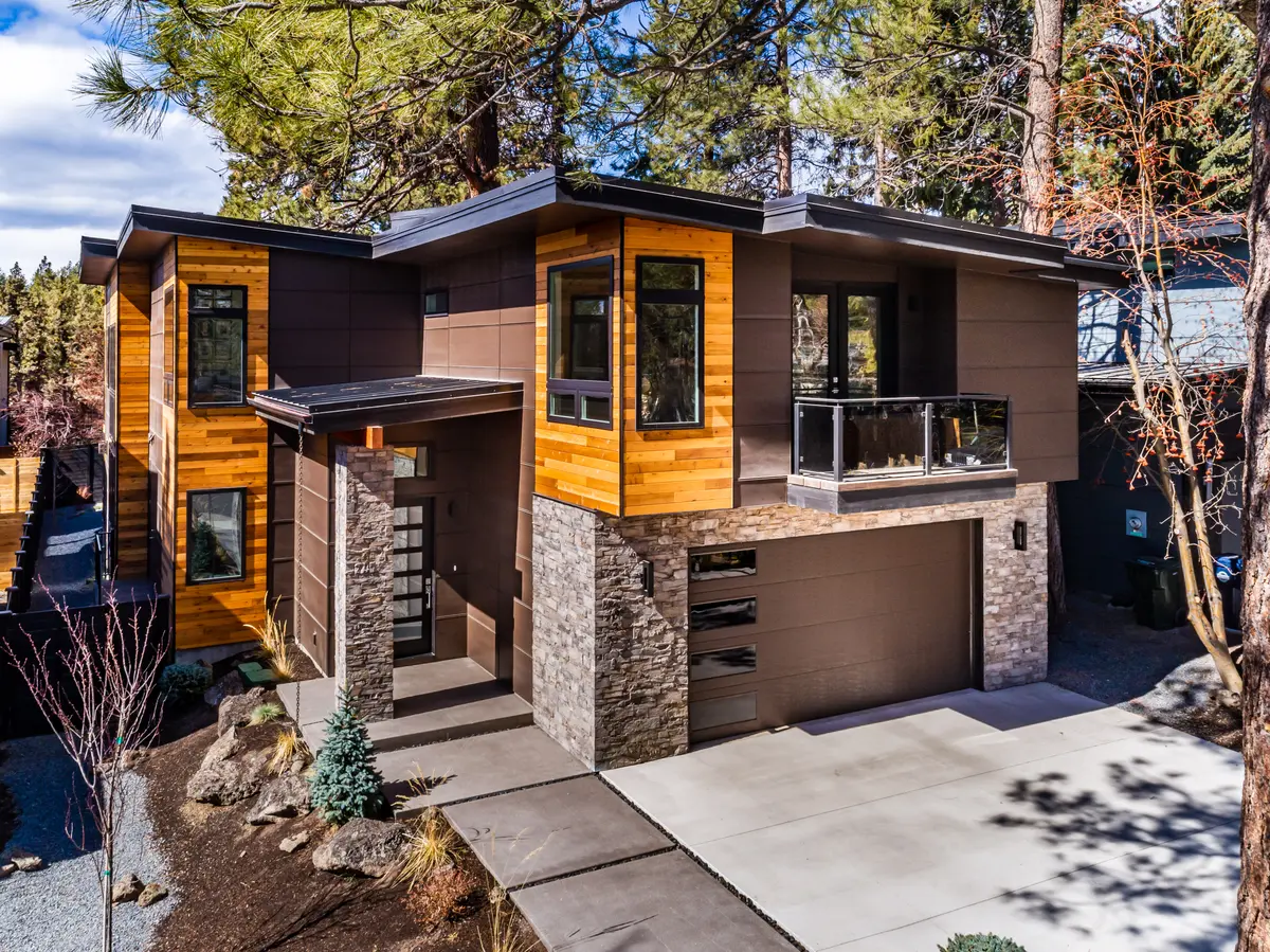 2039 NW Eastes St, Bend, OR 97703