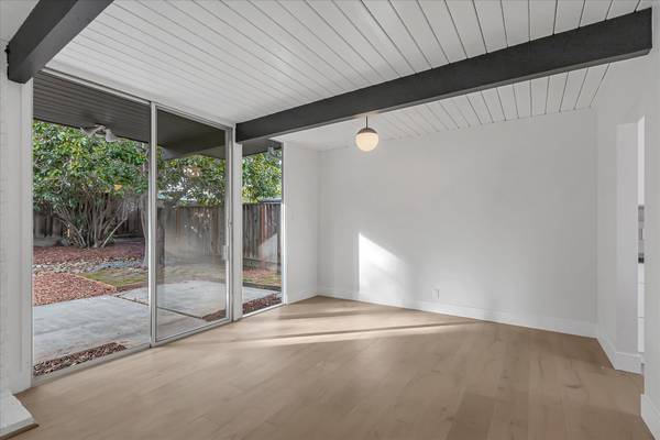 943 Brookgrove Ln Cupertino, CA 95014