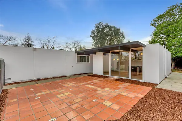 943 Brookgrove Ln, Cupertino, CA 95014