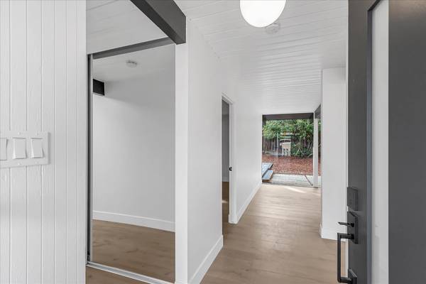 943 Brookgrove Ln Cupertino, CA 95014