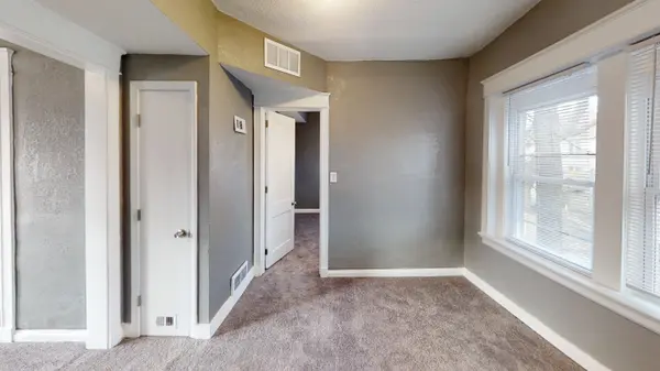 3210 E 13th St, Kansas City, MO 64127