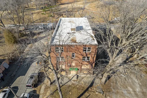 145 Hardesty Ave, Kansas City, MO 64123