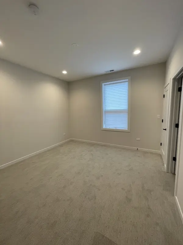 2453 W Adams St, Chicago, IL 60612
