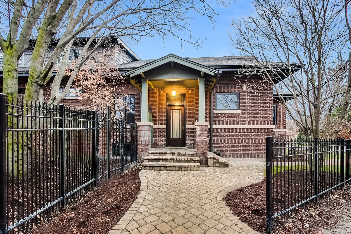 2860 W Giddings St, Chicago, IL 60625