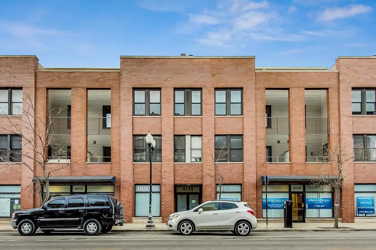 4114 N Lincoln Ave #312, Chicago, IL 60618