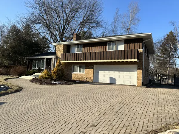 5580 Cheryl Dr, Fitchburg, WI 53711