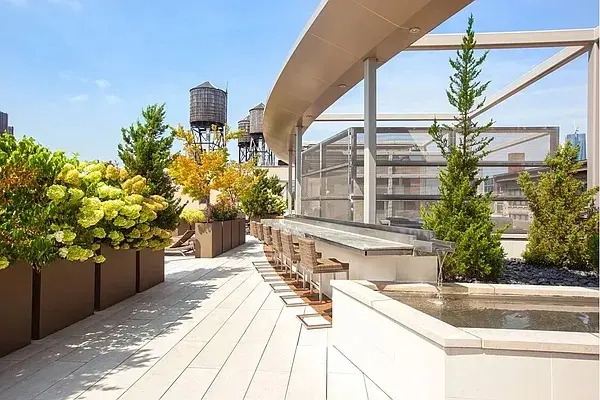 120 W 21st St #505, New York, NY 10011