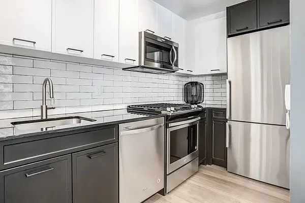63 Wall St ##2902, New York, NY 10005
