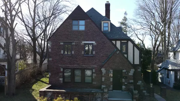 78 Hart Blvd Staten Island, NY 10301