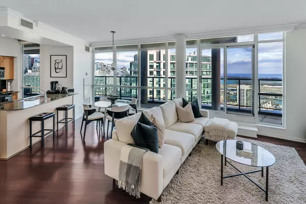 219 Fort York Toronto On M5V 1B1 ## 3704