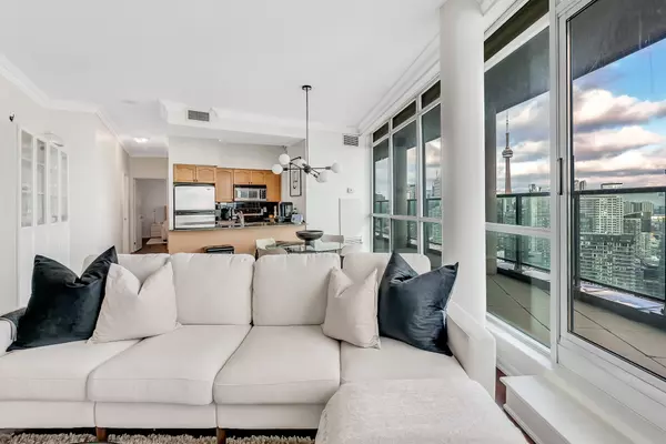 219 Fort York Toronto On M5V 1B1 ## 3704