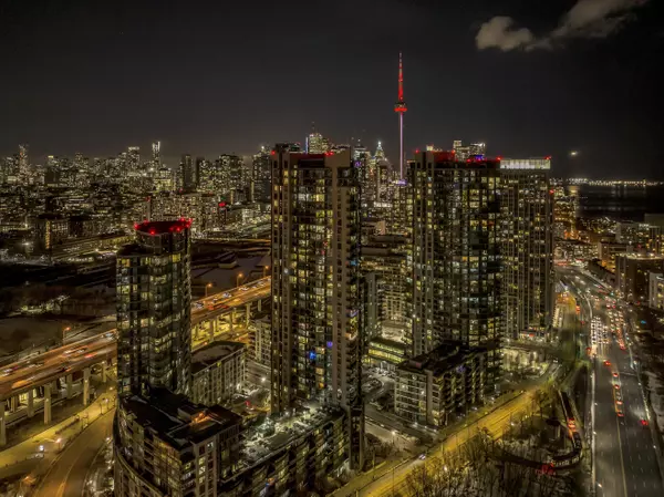 219 Fort York Toronto On M5V 1B1 ## 3704