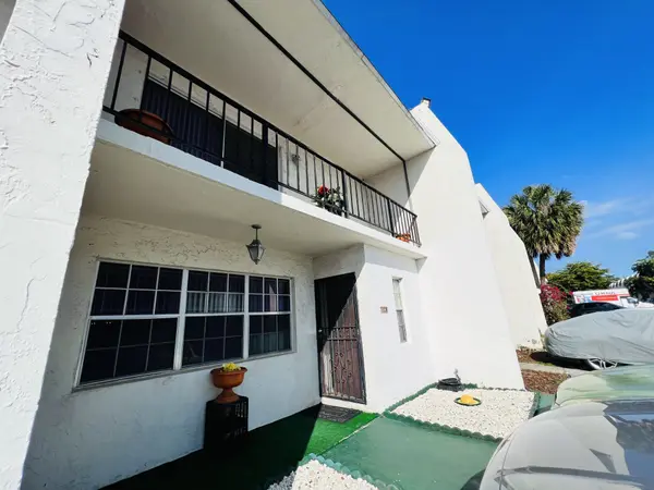 15141 NE 6th Ave #4, Miami, FL 33162