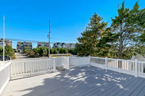 1027 Barnegat Ln, Mantoloking, NJ 08738