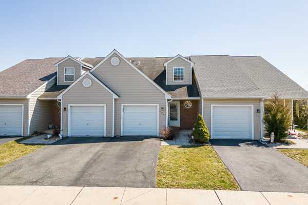304 Dogwood St, Bally, PA 19503