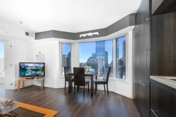 155 Yorkville Ave #1504, Toronto, ON M5R 0B4